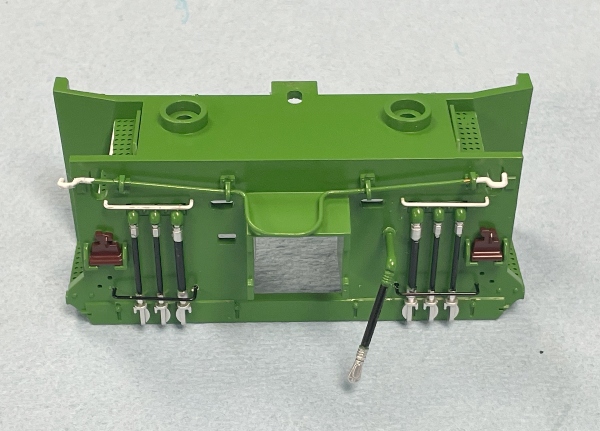 PILOT / FIXED / REAR / GREEN W/WHITE / NO LETTERING / RAILKING ONE GAUGE ES44AC