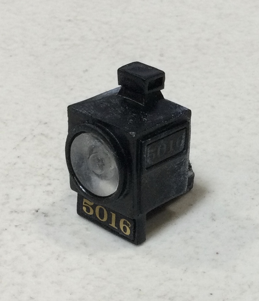 HEADLIGHT HOUSING / ERIE #5016 / W/LENS & NUMBER BOARDS / RAILKING ONE GAUGE TRIPLEX