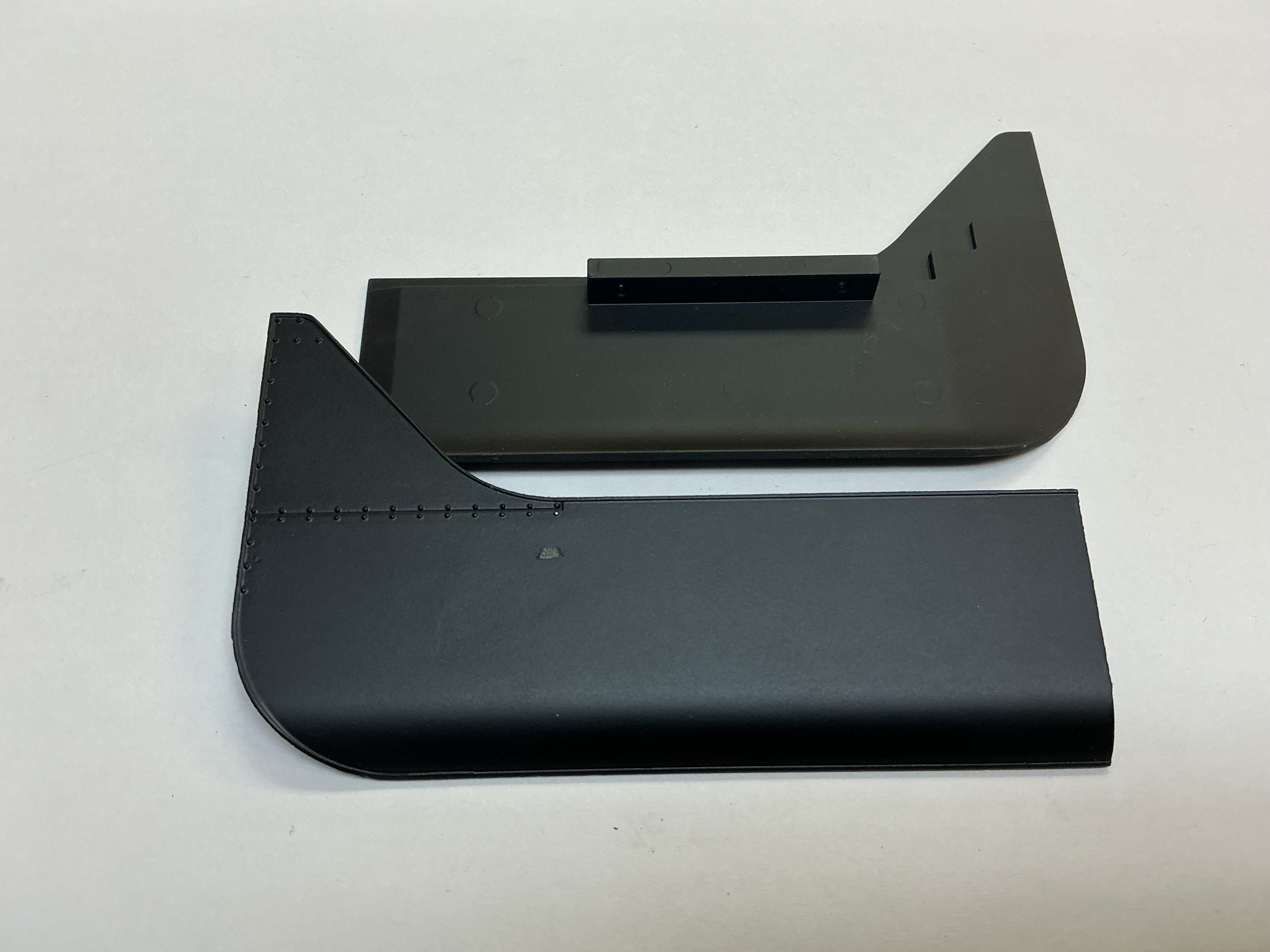 SMOKE DEFLECTOR / RH / BLACK / PREMIER FEF 4-8-4