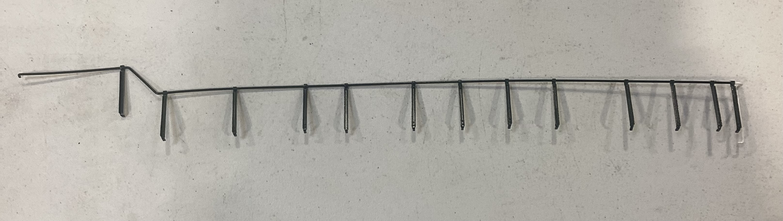 HANDRAIL / LH SIDE / LONG / GREEN W/WHITE ENDS / NARROW NOSE /RAILKING ONE GAUGE DASH-8