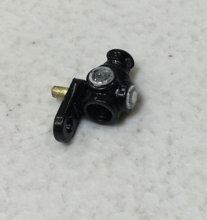 CLASS LAMP HOUSING / RH / W/LENSES / RAILKING ONE GAUGE TRIPLEX