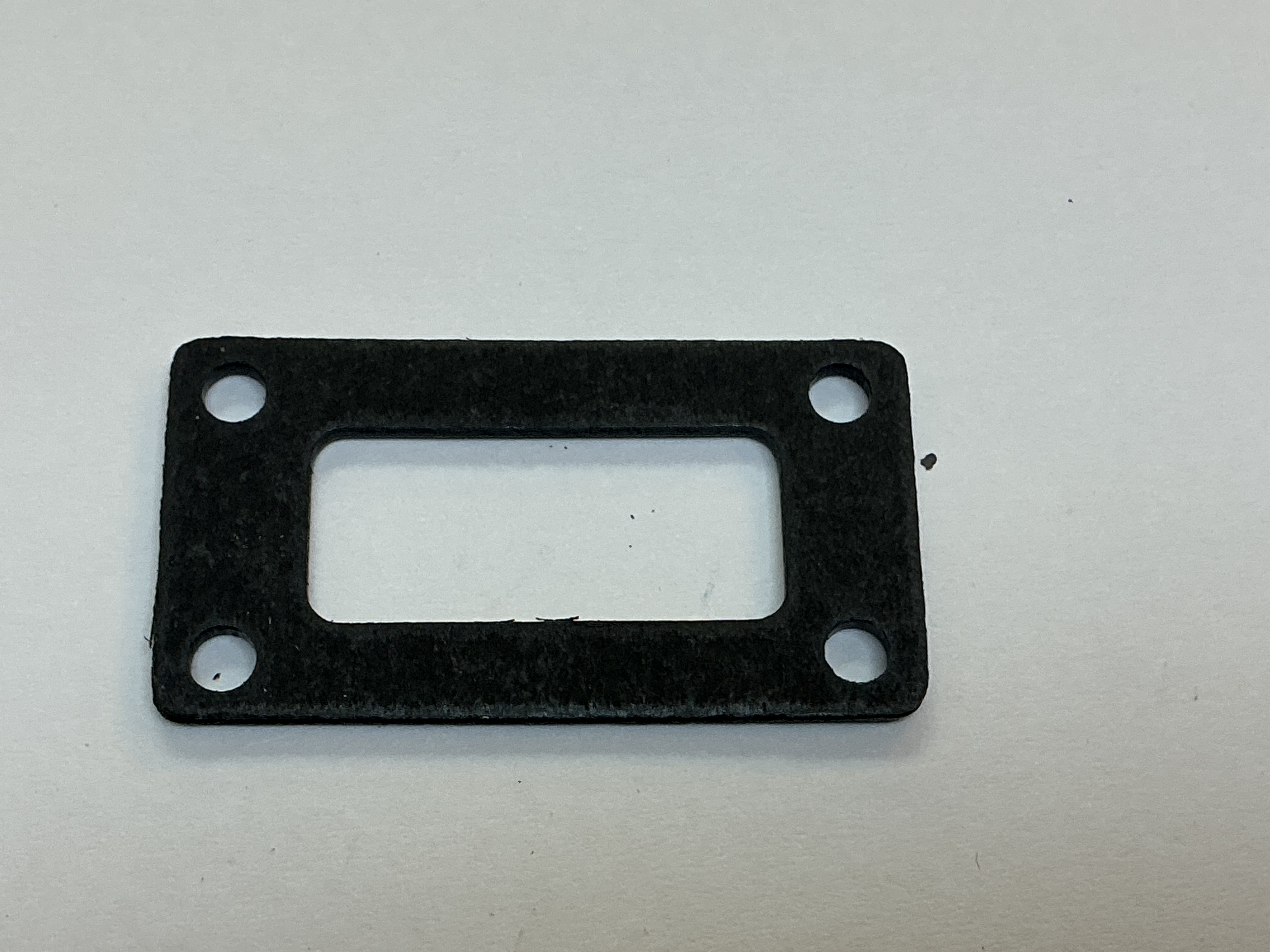 GASKET / GEAR BOX / 19.24mm W x 36.2mm ;L / PREMIER ATSF NORTHERN 4-8-4