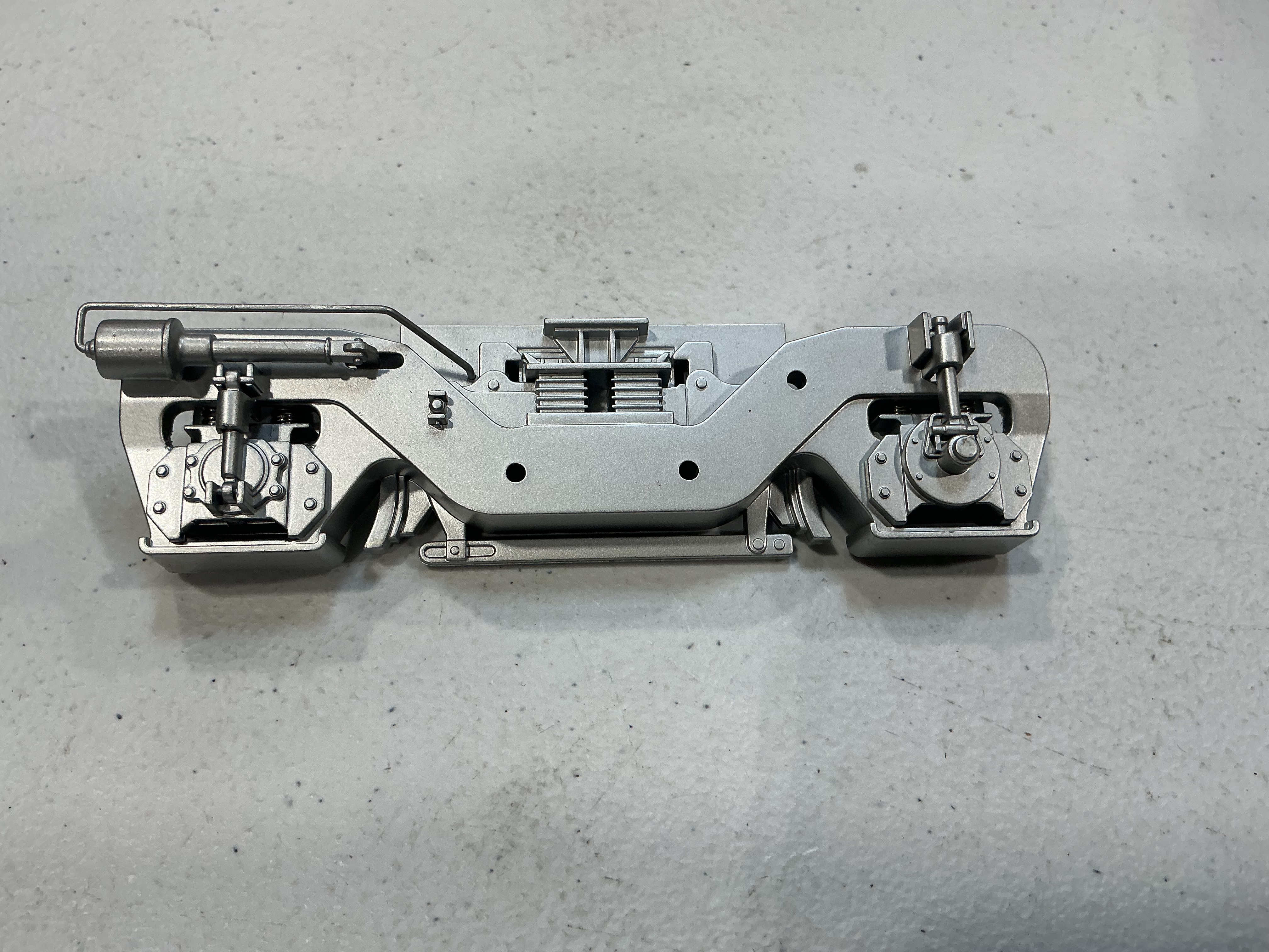 SIDE FRAME / 2-AXLE / SILVER / FITS LH & RH / RAILKING ONE GAUGE DASH-8 