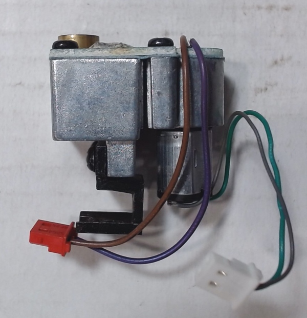 SMOKE UNIT / PS 2 & 3 / 7.5mm POST HEIGHT / 25mm W x 36mm L / BRASS CUP 4.4mm H / W/MOUNTING BRACKET / PREMIER BERKSHIRE 2-8-4