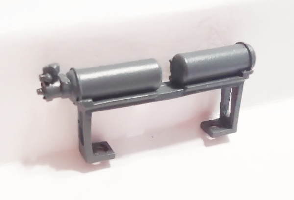 AIR RESERVOIR / UNDER TENDER / CENTER / GREY / PREMIER BR44 