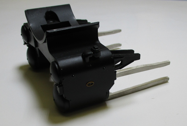 STEAM CHEST / W/DUAL CROSSHEAD GUIDES / W/J PLATE / BLACK / PREMIER N&W J 4-8-4