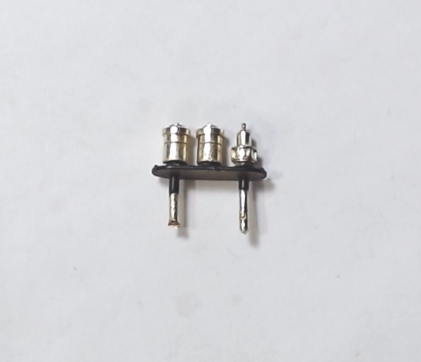 POP OFF VALVES / TRIPLE / 7.5mm TALL / BRASS / RAILKING CHALLENGER 4-6-6-4