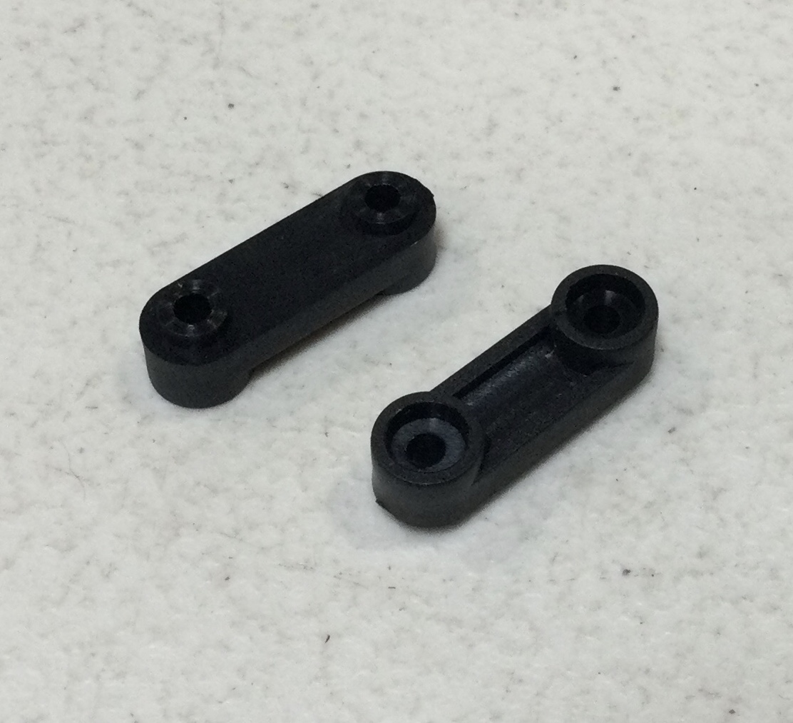 SPACER/ COUPLERMOUNTING BRACKET / RAILKING ONE GAUGE CHALLENGER & BIG BOY