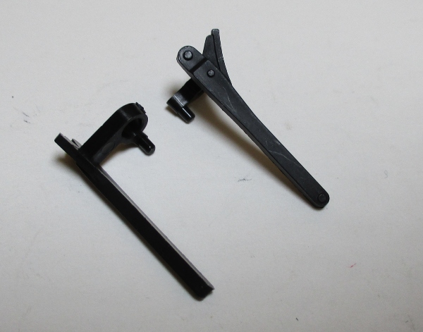 BRAKE SHOE / LH / FRONT DRIVER / PLASTIC / PREMIER K-4s 4-6-2