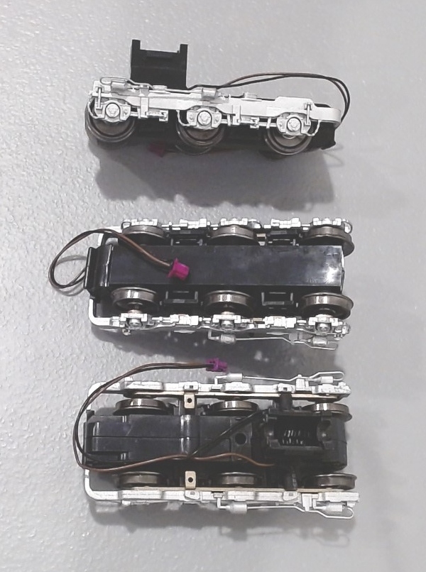 6-WHEEL TRUCK / POWERED / SILVER SIDE FRAMES / FRONT / HO SCALE SD70ACE