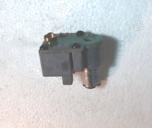 SMOKE UNIT / PS 2 & 3 / 7.5mm POST HEIGHT / 25mm W x 36mm L / BRASS CUP 3.7mm H / USE AA0000070