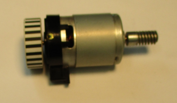 DC MOTOR / RS385PH / MD001-M8 / F/W 30mm D x 9mm THICK / WORM LENGTH 21.38mm / STRIPED / PS 2 BKT