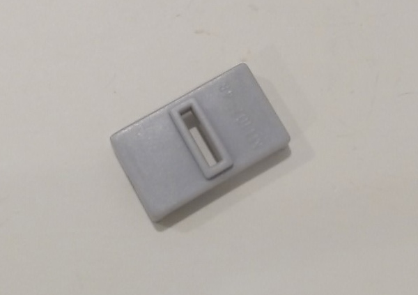 BRACKET / CAR MOUNT / GRAY / WIDE W/2 NOTCHES / RAILKING OPERATING GAS STATION  