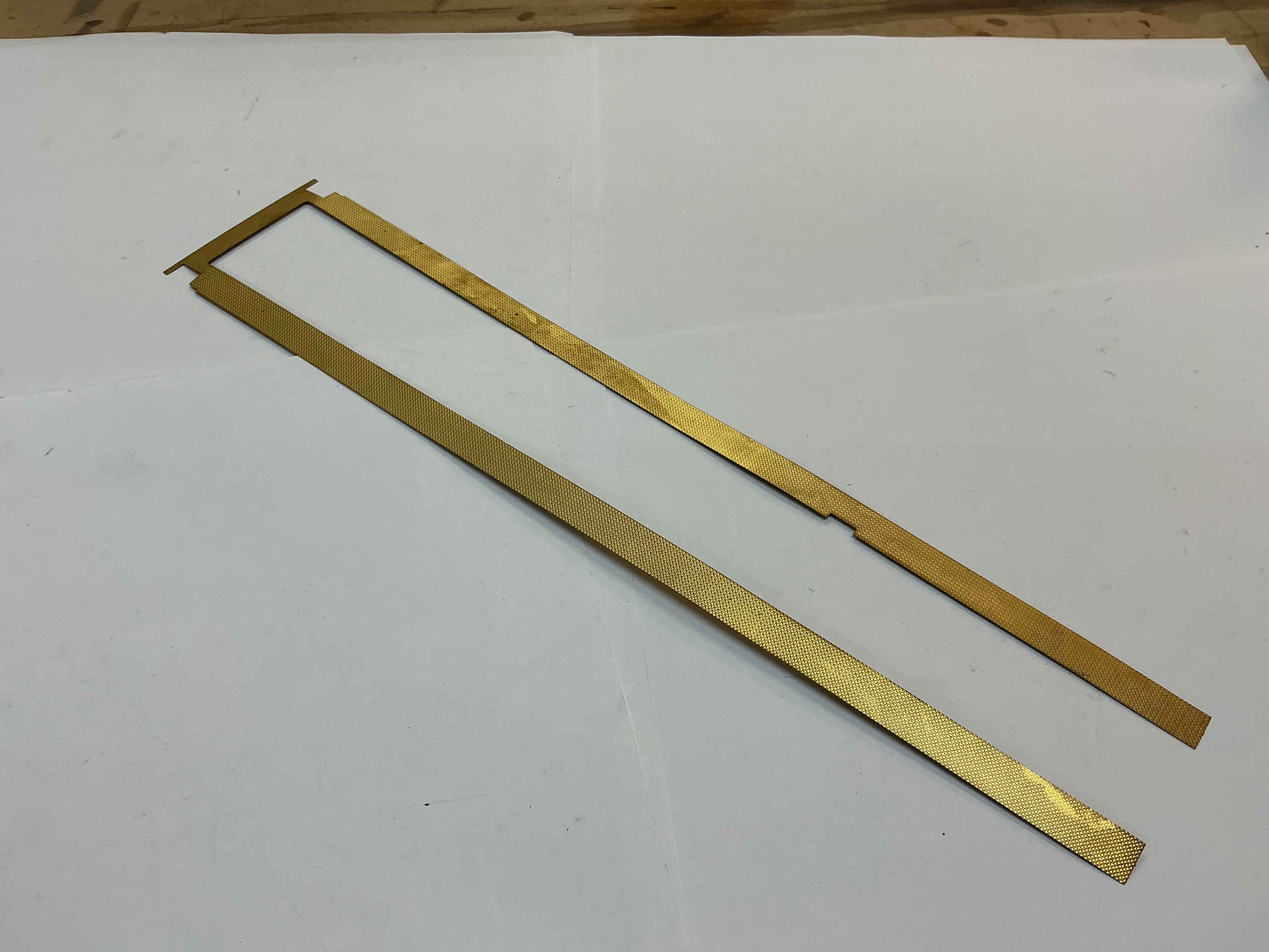 WALKWAY / TREADPLATE / UNDECORATED / BOTH LONG SIDES & REAR DEACK / PREMIER E-33