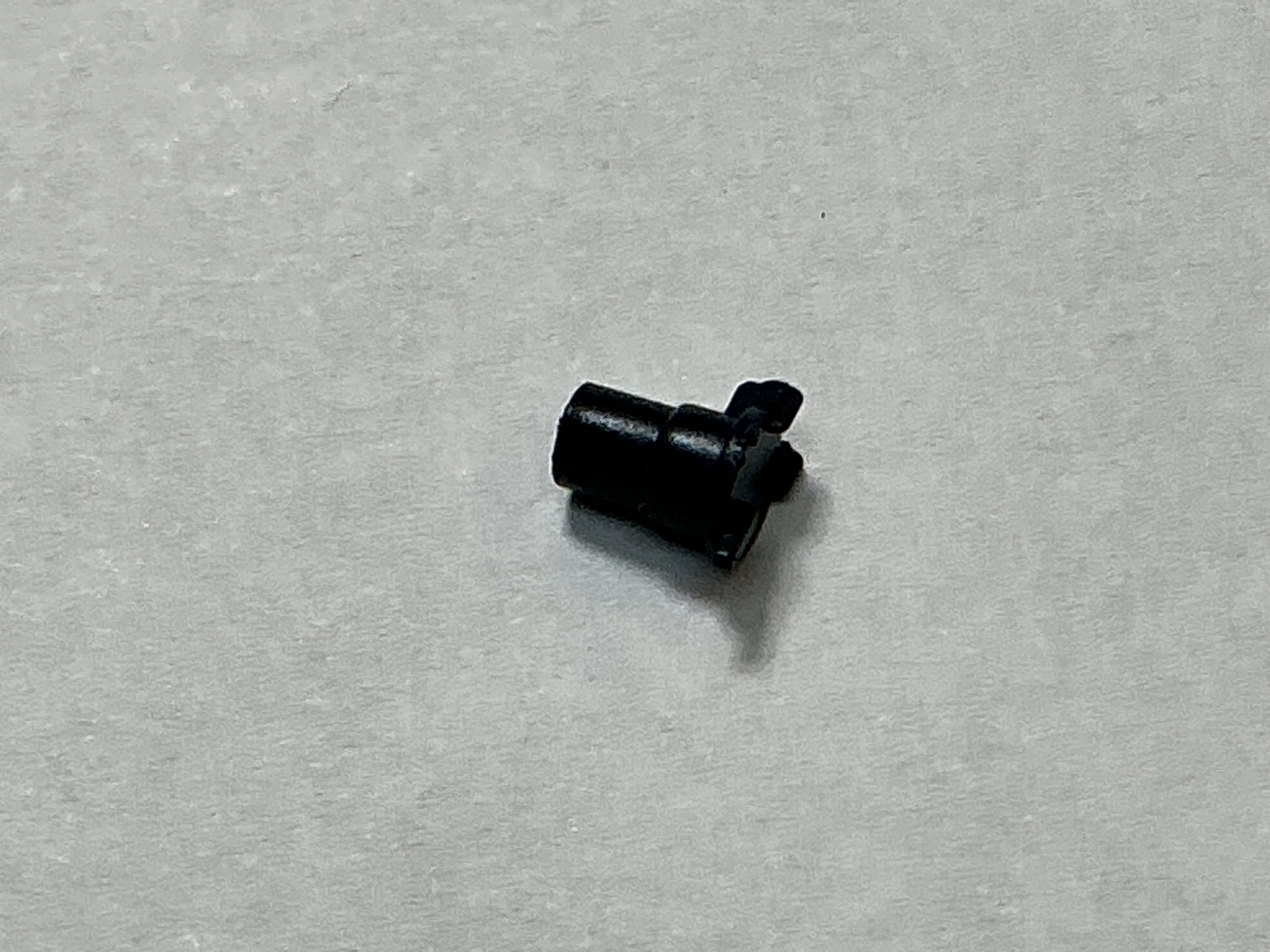SAND FILL CAP / LH OR RH / COLORS MAY VARY / PREMIER GP-40