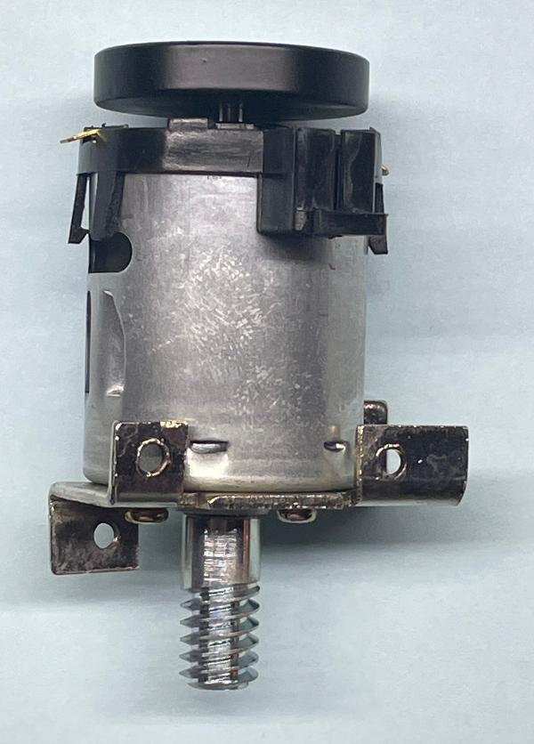 DC MOTOR / RS365 / W/BLACK FLYWHEEL / PS2 / W/WORM GEAR & MOUNTING BRACKET / TINPLATE O GAUGE 256 ELECTRIC