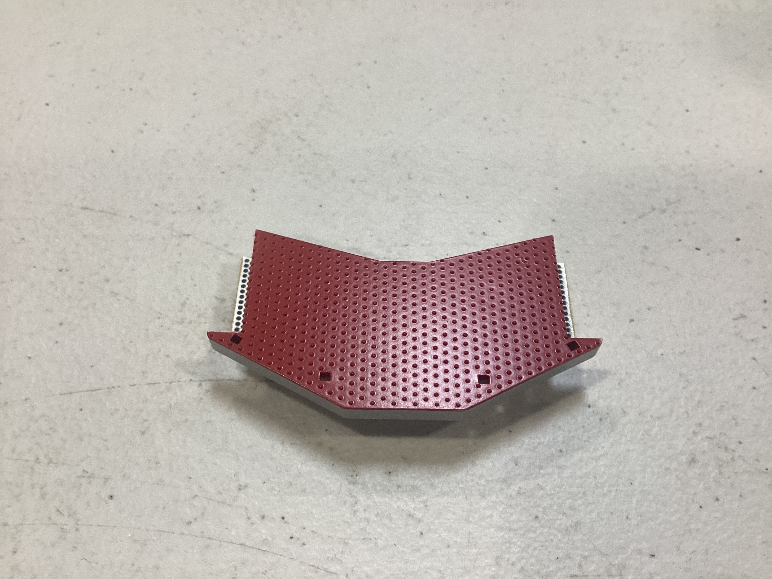 PILOT DECK / FRONT / RED W/SILVER FRONT / YELLOW SIDES / WIDE NOSE / C&NW / RAILKING ONE GAUGE DASH-8