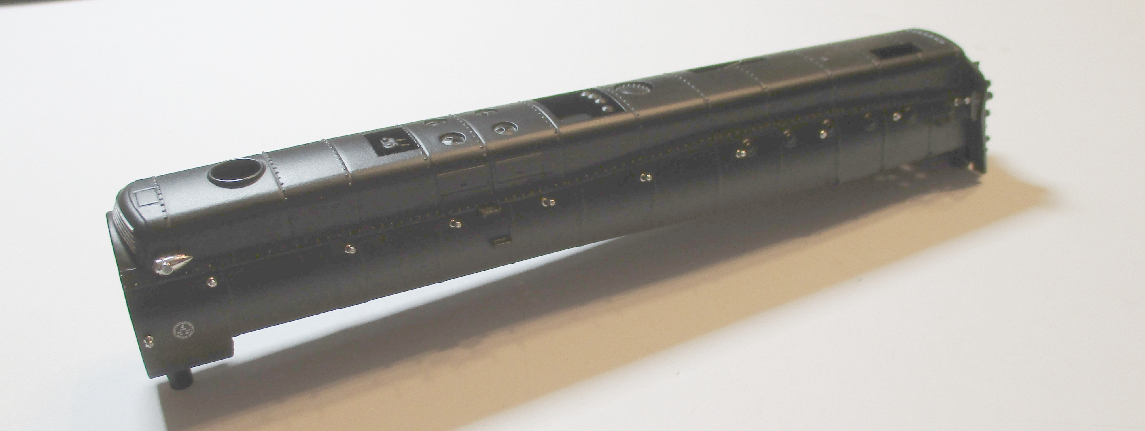 SHELL / UPPER BOILER HALF / W/O BOILER FRONT / W/O CAB / #611 / HO SCALE N&W J CLASS 4-8-4