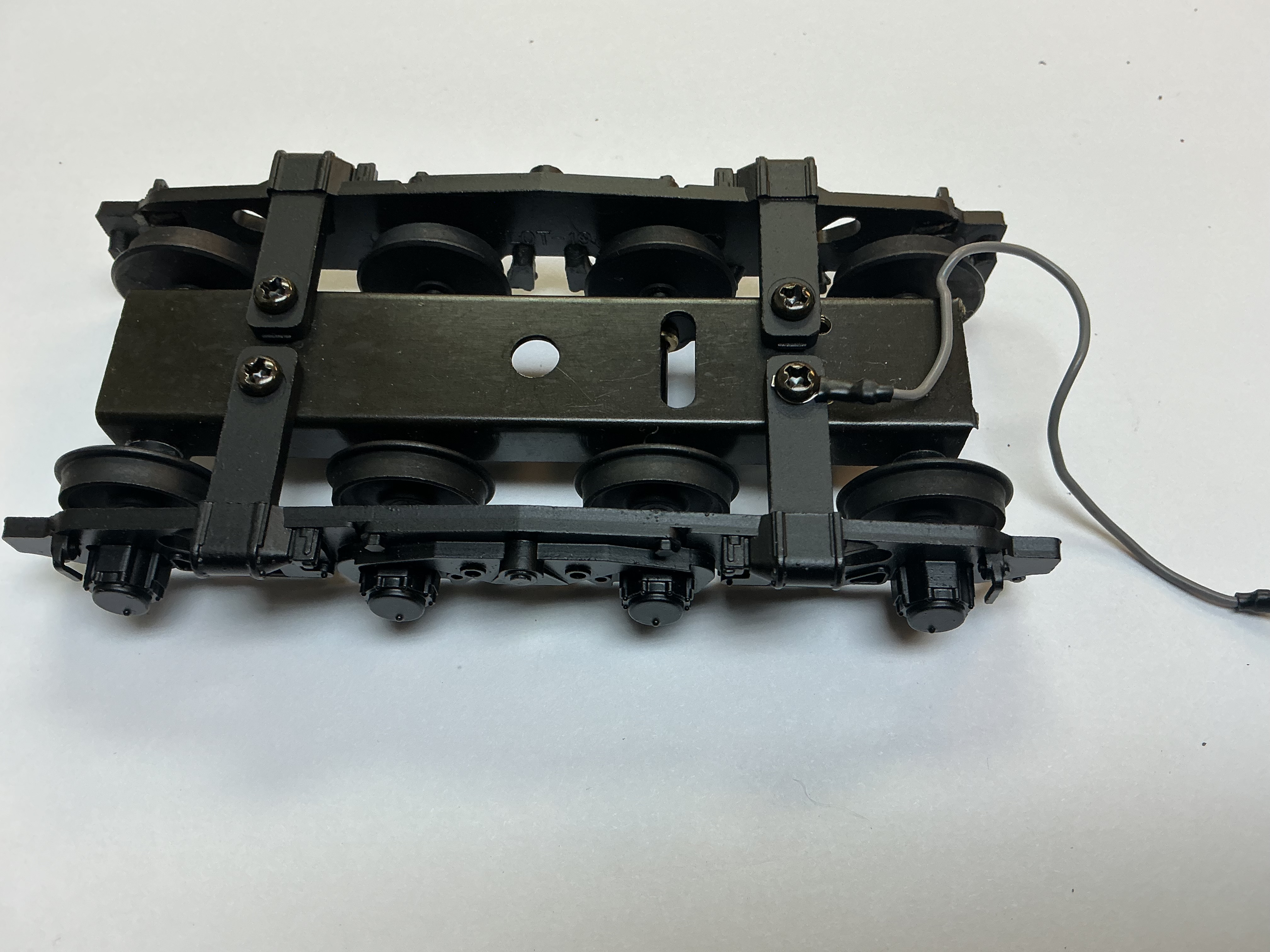 TENDER TRUCK / 8-WHEEL / 2-RAIL / BLACK / W/O CHAINS / PREMIER J-1 2-10-4