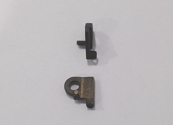 CAB APRON HINGE / LH / BLACK / PS 2 & 3 / PREMIER BIG BOY 4-8-8-4