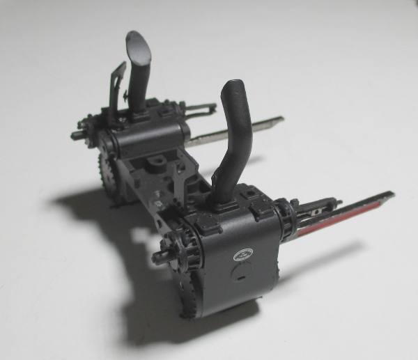 STEAM CHEST / W/CROSSHEAD GUIDES W/RED CENTERS / BLACK / PREMIER BR44