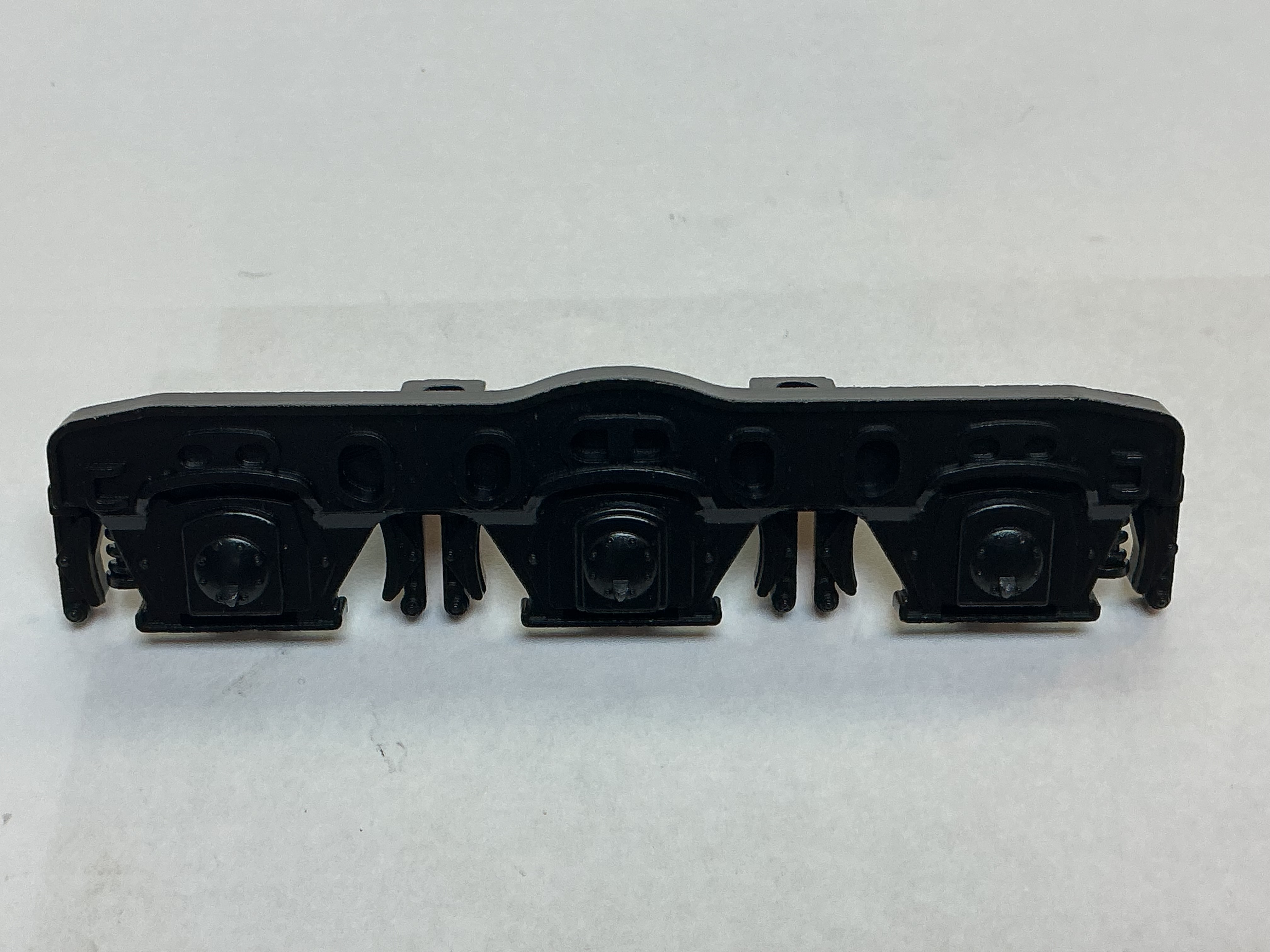 SIDE FRAME / 3-AXLE / TENDER / FRONT OR REAR / LH OR RH / W/PLASTIC BEARINGS / BLACK / PREMIER ESE HUDSON 4-6-4