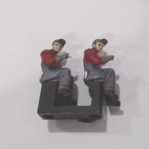 SEAT / ENGINEER / DOUBLE / DIE-CAST / RH / W/2 ENGINEER FIGURES / PREMIER CHALLENGER 4-6-6-4 