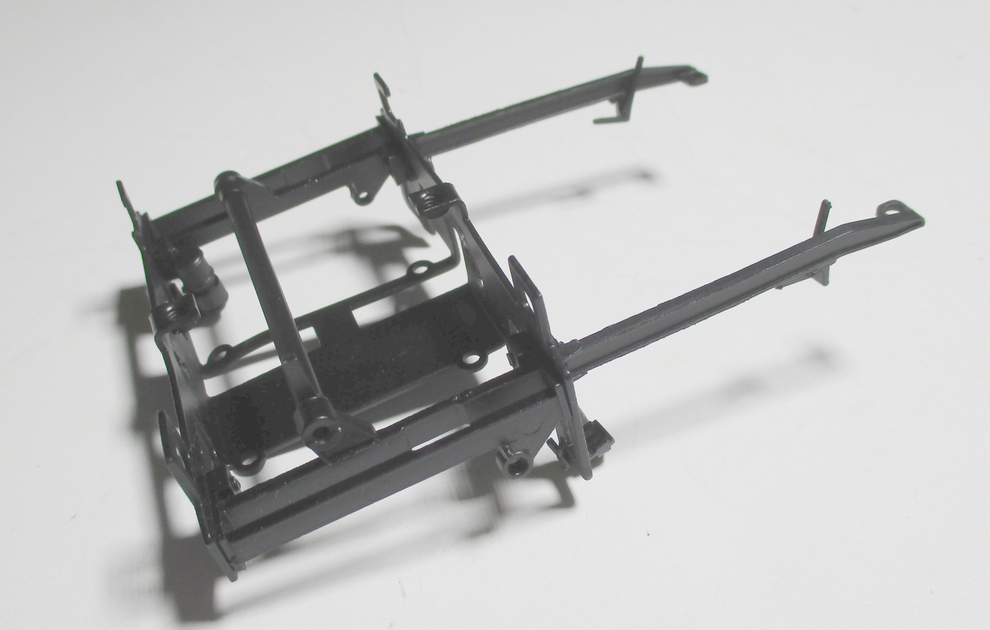 MOTION HANGER ASSEMBLY / BLACK / W/LH & RH SUPPORT ARMS / PREMIER BR44 & SNCF 150X