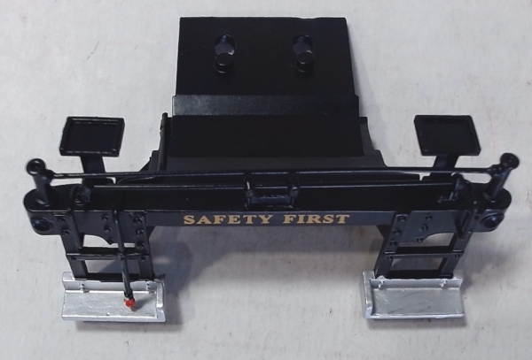 PILOT / BLACK / W/SILVER FOOT BOARDS / SAFETY FIRST / PREMIER 0-8-0