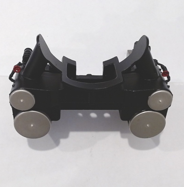 STEAM CHEST / W/CROSSHEAD GUIDES / BLACK W/SILVER CAPS / PREMIER P-47 PACIFIC 4-6-2