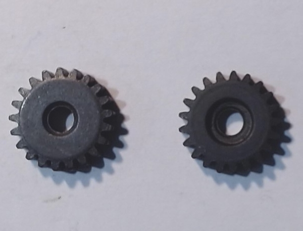 GEAR / IDLER / 3/2 FEATURE 4-WHEEL TRUCK / 14.5mm O.D. x 3.55mm I.D. x 3.24mm THICK / 21 TOOTH / USES PIN FC2101730