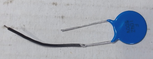 CAPACITOR / 0.1uF / W/2 BLUE WIRES / CERAMIC