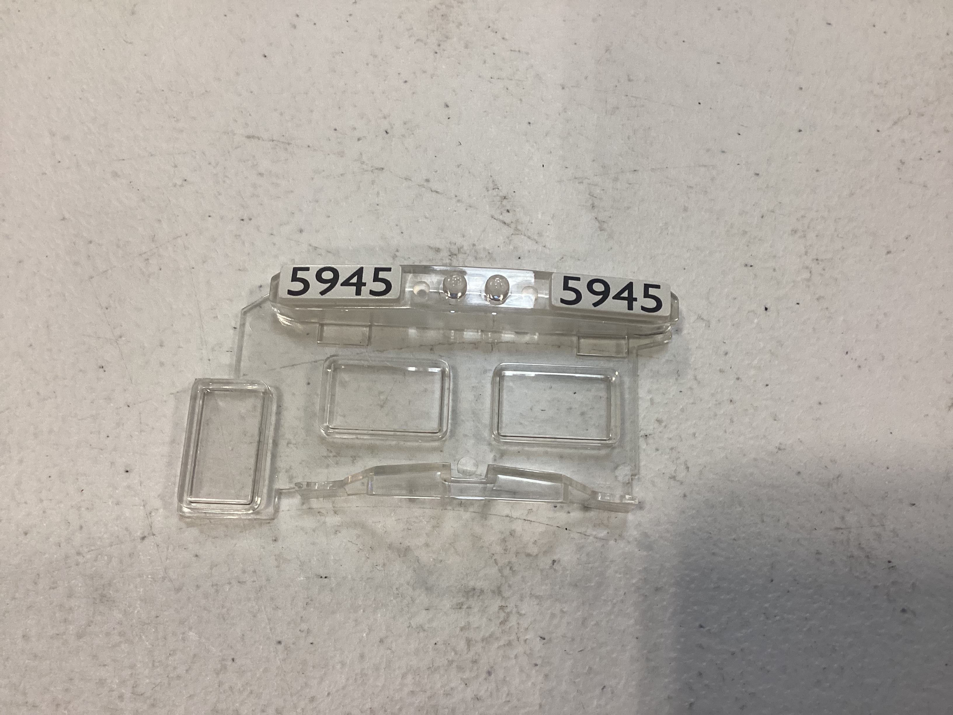 NUMBER BOARD / & WINDSHIELD INSERT / #5945 / NARROW NOSE /RAILKING  ONE GAUGE DASH-8