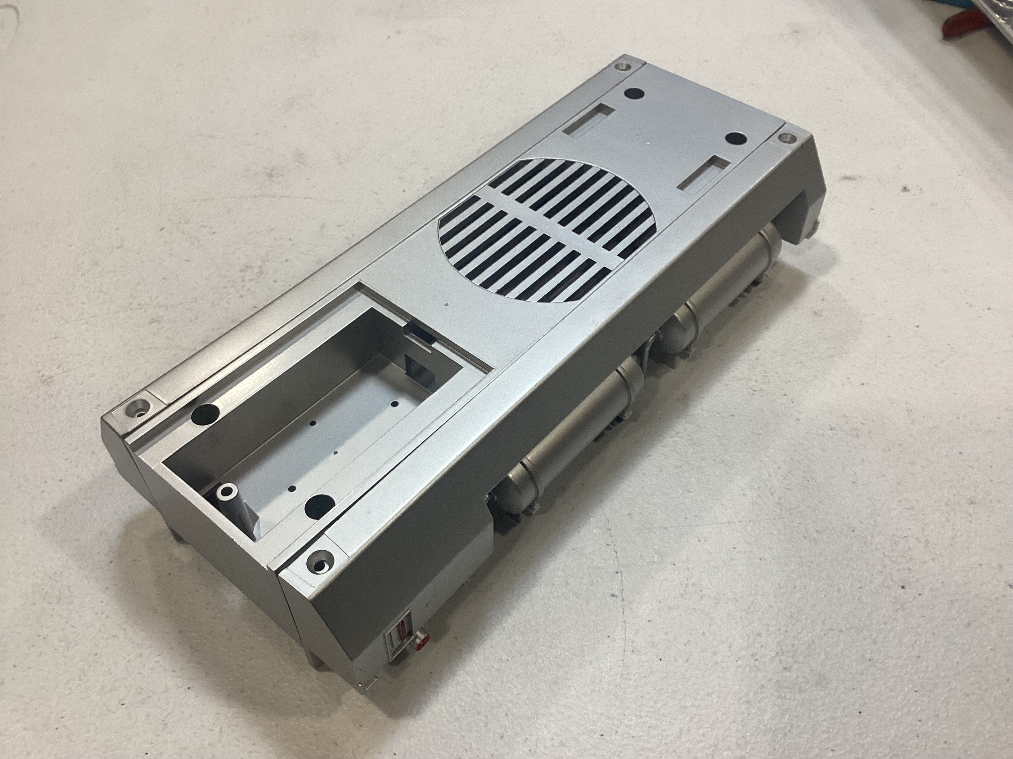 FUEL TANK / PROTOSOUND 2 /SILVER / RAILKING ONE GAUGE DASH-8