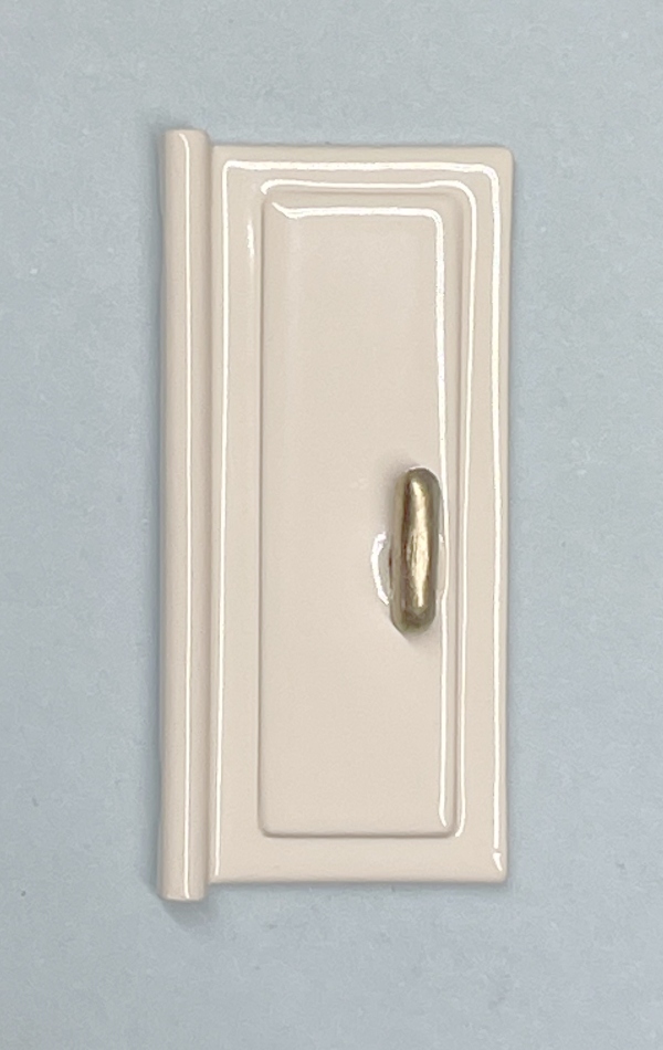 DOOR / LEFT / WHITE W/BRASS HANDLE / TINPLATE STANDARD GAUGE 214R