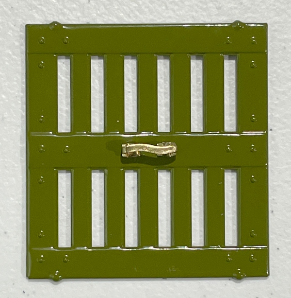 	 DOOR / 513 / OLIVE GREEN / WITH BRASS DOOR HANDLE
