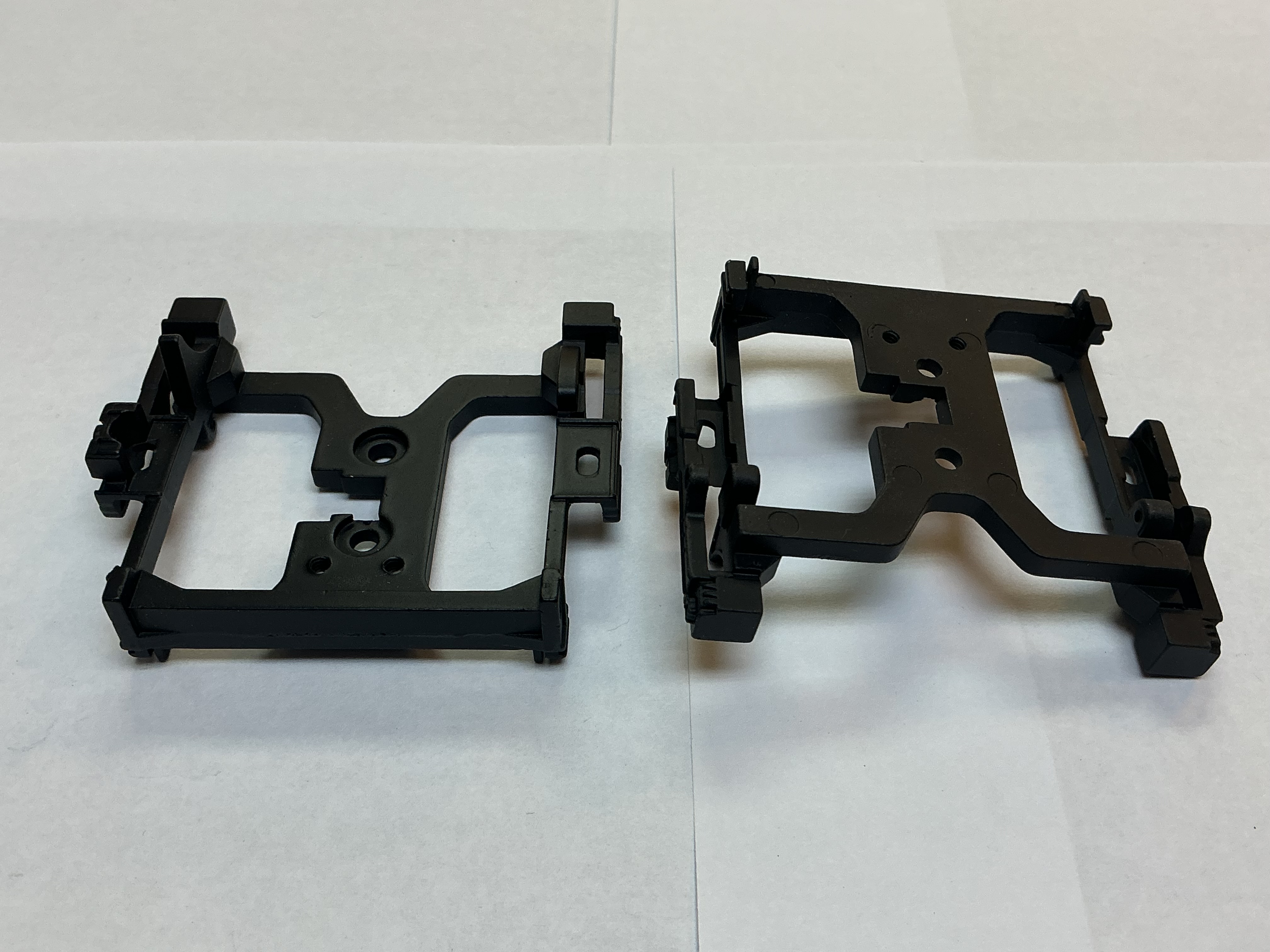 MOTION HANGER / BLACK / PS-2 / W/SIDE NOTCH / PREMIER ATSF NORTHERN 4-8-4