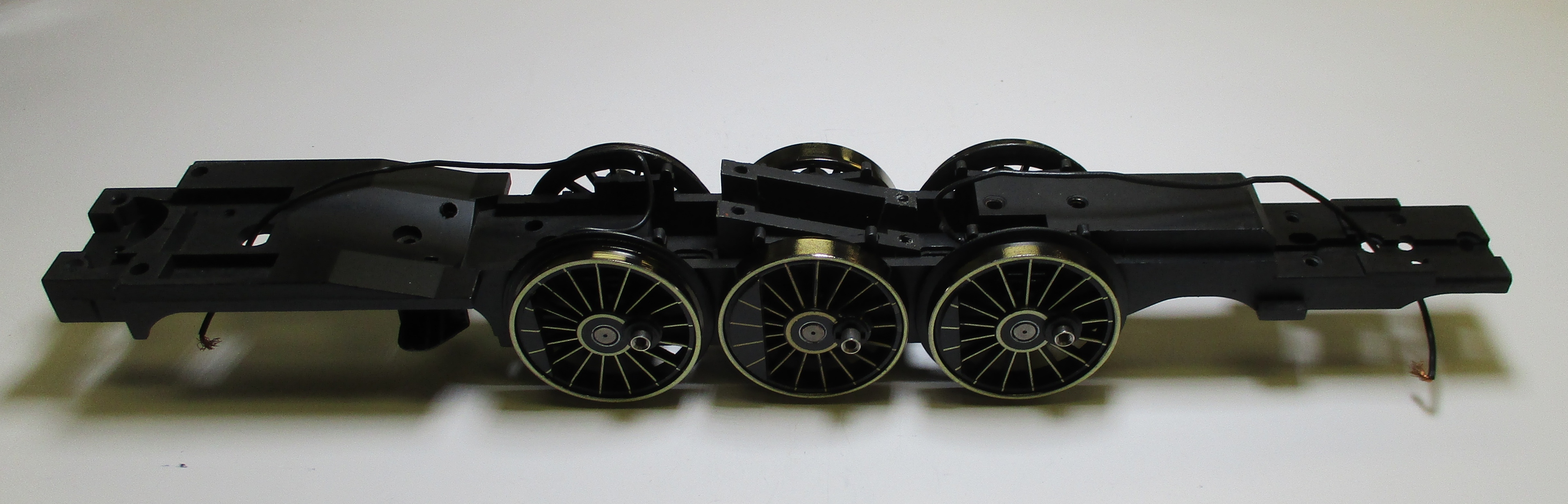 DRIVE BLOCK / 3-AXLE / PS 2 & 3 / GOLD SPOKES / GOLD CIRCLES / PREMIER K-4s 4-6-2 / STREAMLINED
