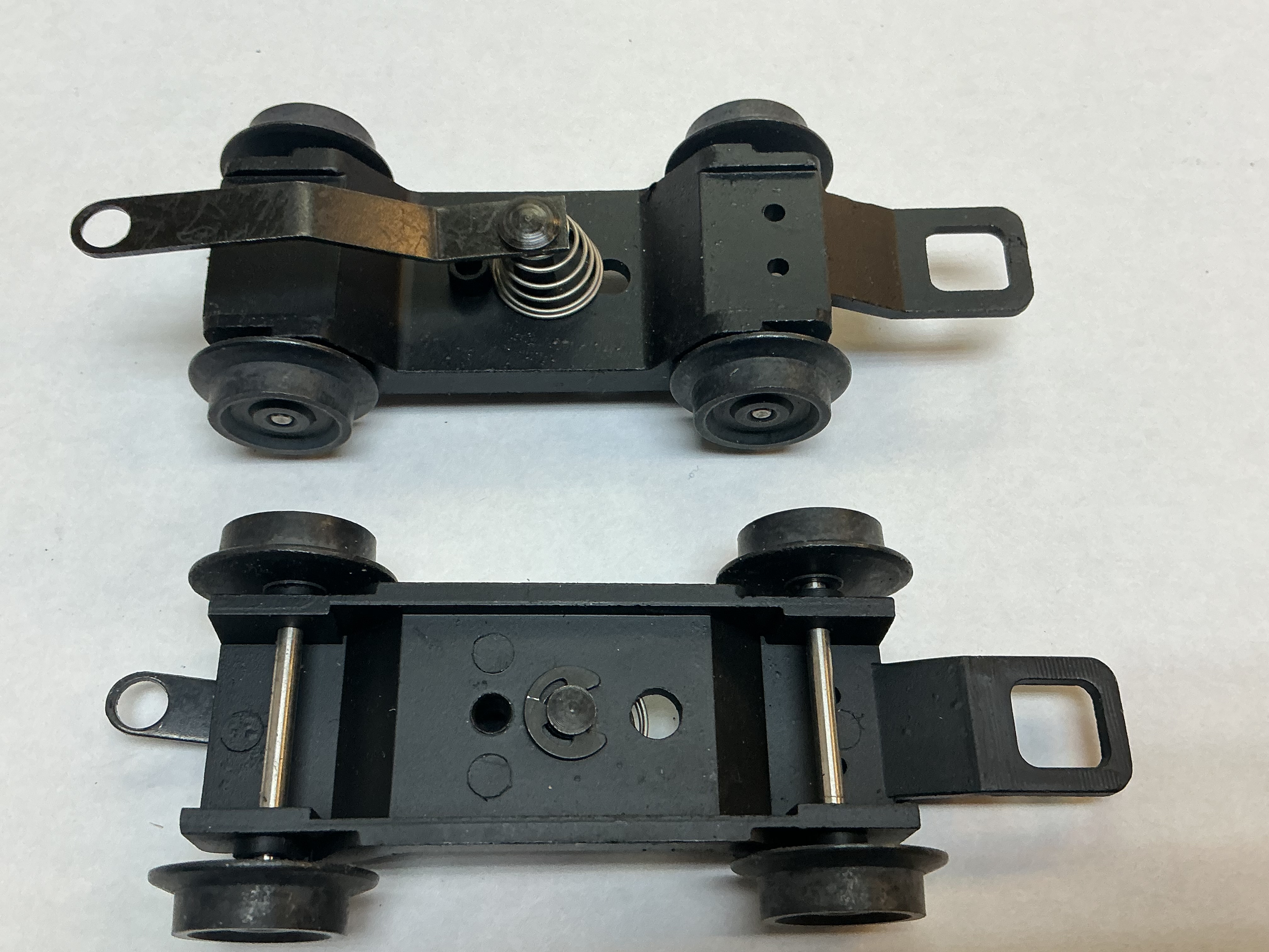 4-WHEEL PILOT TRUCK / BLACK / PS 2 & 3 / PREMIER ATSF NORTHERN 4-8-4
