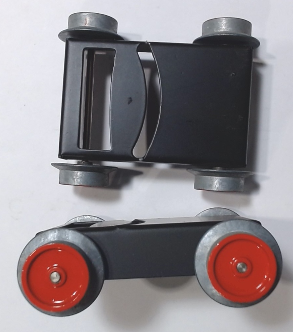 4-WHEEL PILOT TRUCK / RED SOLID CENTERS / TINPLATE STANDARD GAUGE DORFAN 1134