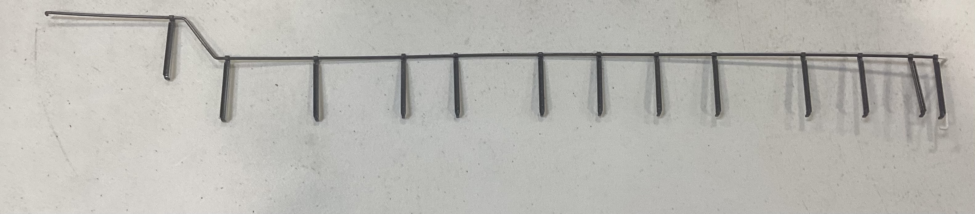 HANDRAIL / LH SIDE / LONG / SP GRAY W/WHITE ENDS / NARROW NOSE / RAILKING ONE GAUGE DASH-8