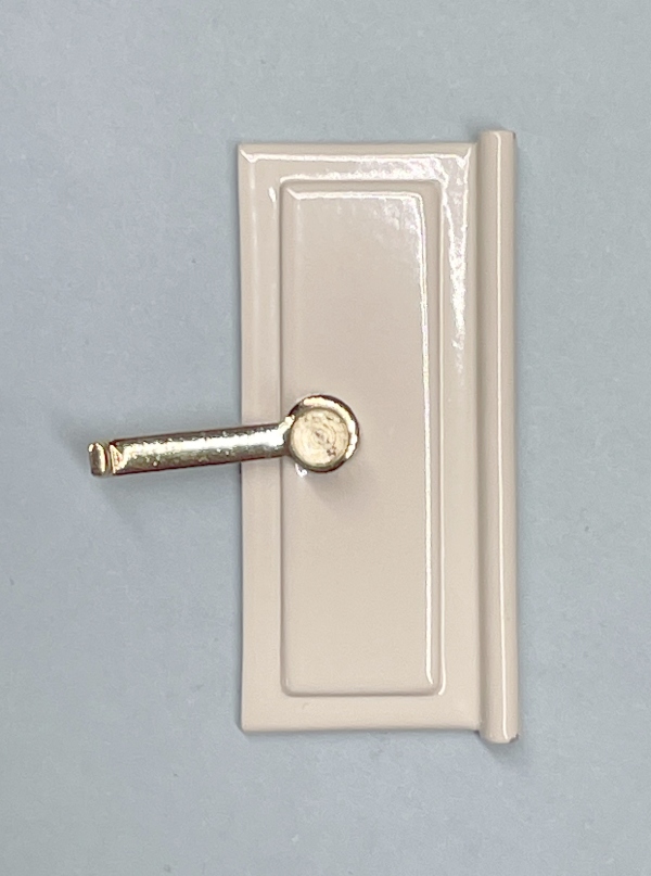DOOR / RIGHT / WHITE W/BRASS HANDLE / TINPLATE STANDARD GAUGE 214R