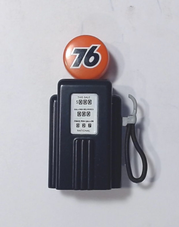 GAS PUMP / BLUE / UNION 76 / OPERATING GAS STATION