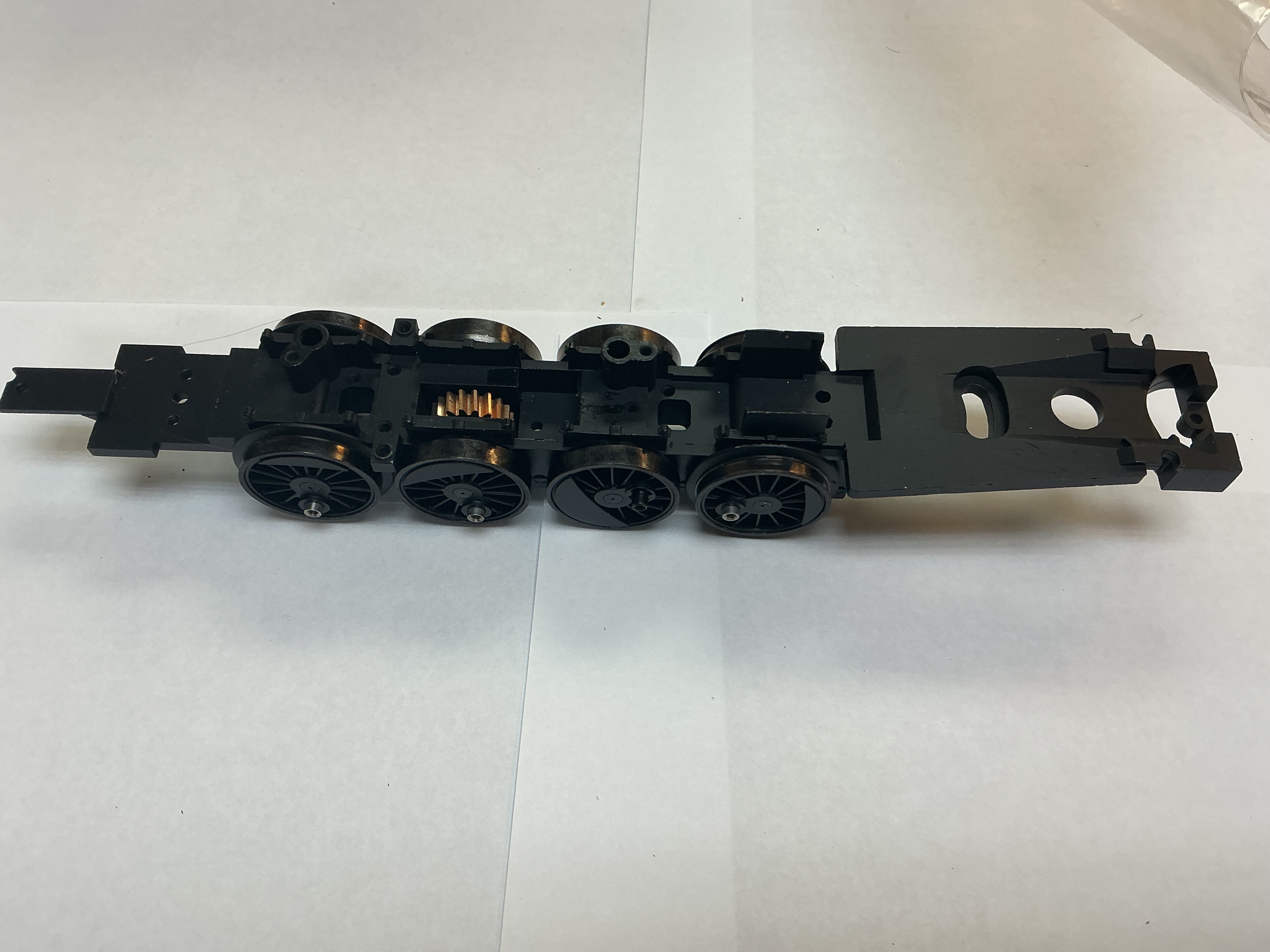 DRIVE BLOCK / 4-AXLE / PS 3/2 FEATURE / BLACK / W/O BRAKE SHOES / PREMIER LIGHT MIKADO 2-8-2