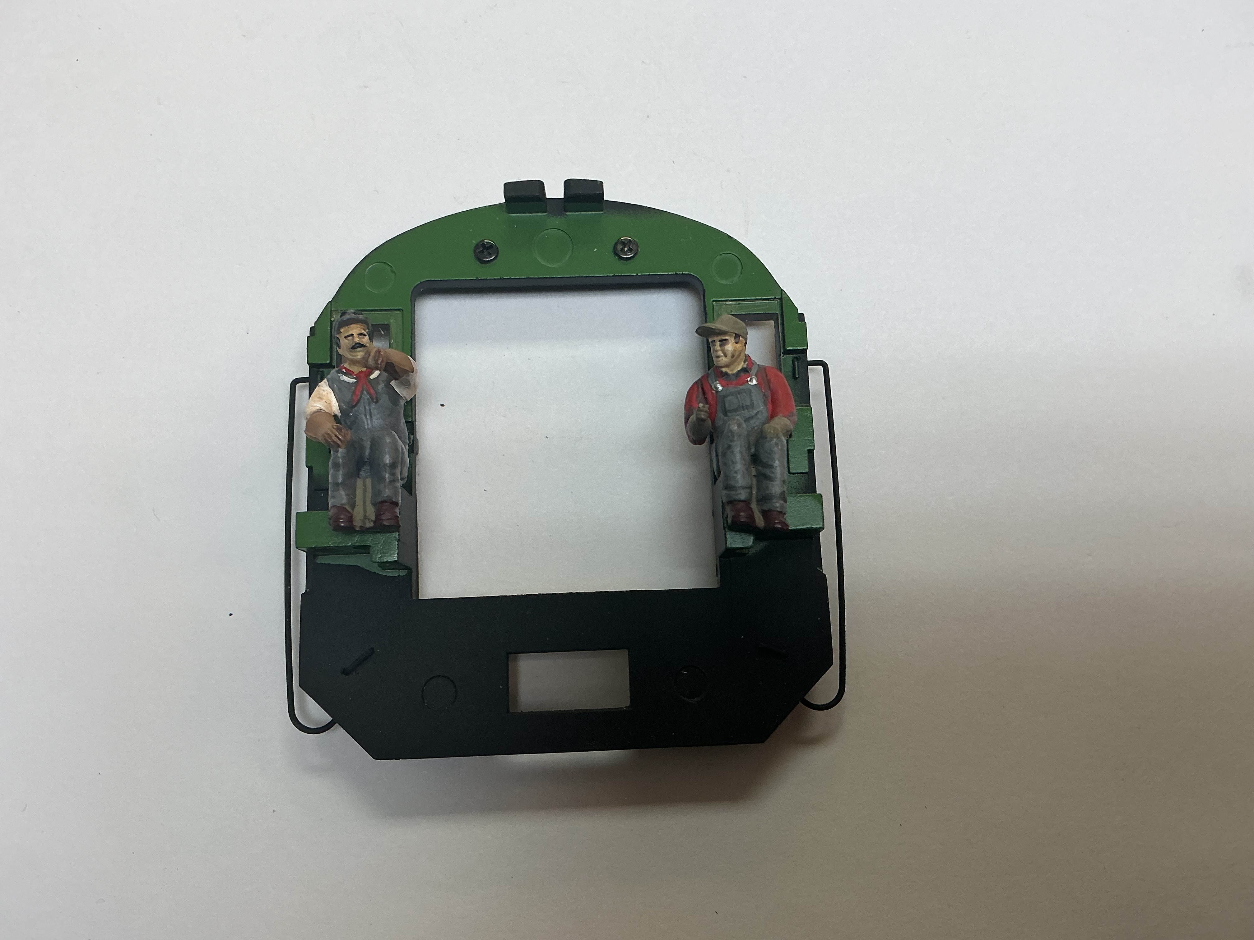 CAB REAR WALL / BLACK / W/GREEN INTERIOR / W/FIGURES / PREMIER LIGHT MIKADO 2-8-2