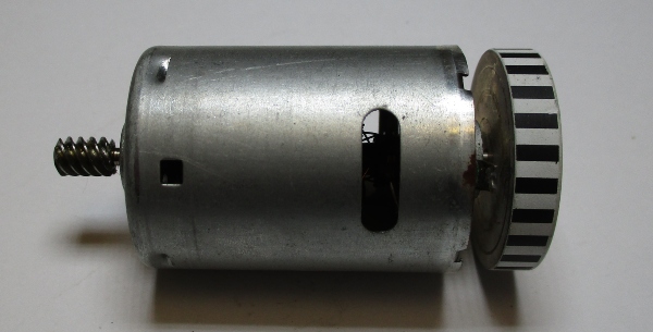 DC MOTOR / RS385PH / F/W 27mm D x 5mm THICK / STRIPED / USE SEPARATE TACH READER BRACKET FOR PS2 & PS3 / PREMIER CLIMAX