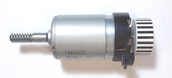 DC MOTOR / JOHNSON / F/W 30mm D x 13.15mm THICK / WORM LENGTH 36.47mm / STRIPED / PS 2 BKT / RAILKING ONE GAUGE CHALLENGER