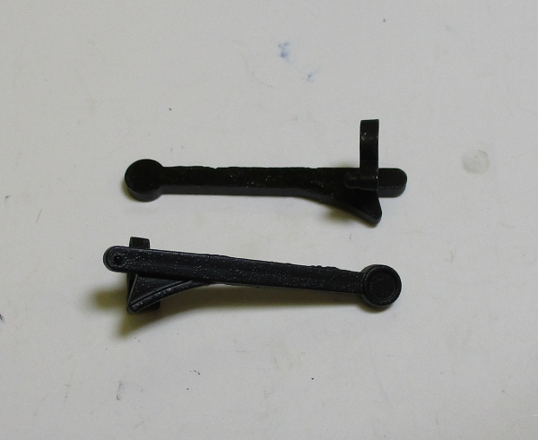 BRAKE SHOE / BLACK / DIE-CAST / RH / FORWARD DRIVERS / PREMIER T-1 4-4-4-4 