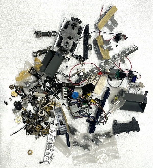 O GAUGE PARTS GRAB BAG / WHAT YOU SEE IN THE PICTURE