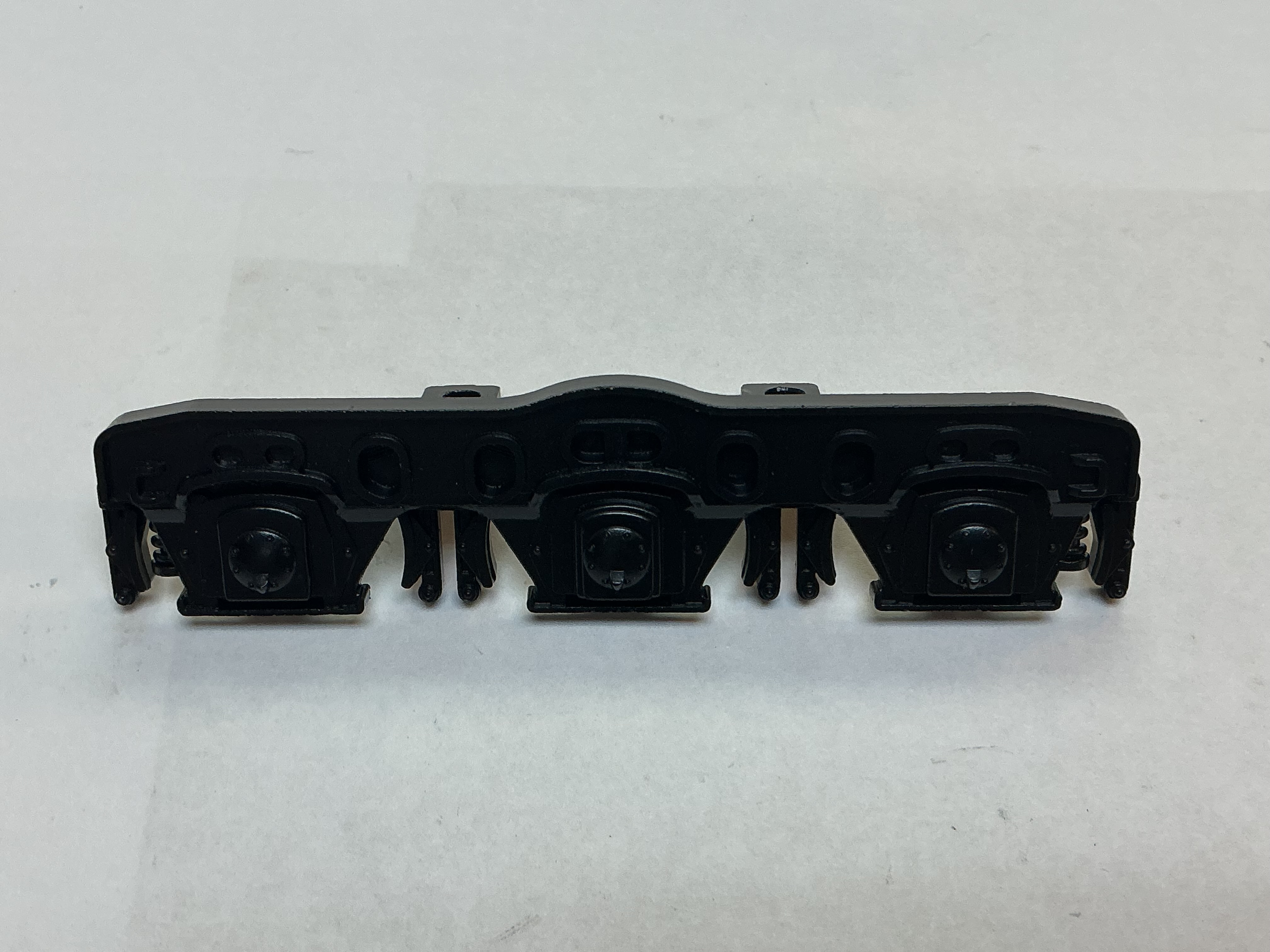 SIDE FRAME / 3-AXLE / TENDER / FRONT OR REAR / LH OR RH / W/BRONZE BEARINGS / BLACK / PREMIER ESE HUDSON 4-6-4